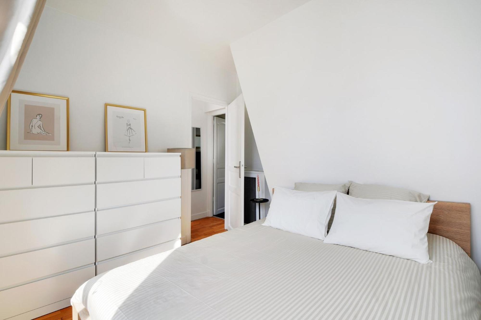 Tour Effeil - Ecole Militaire - Invalides Apartment Париж Екстериор снимка
